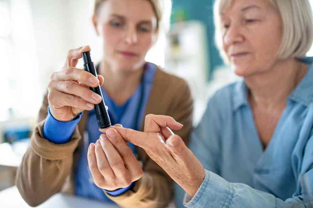 Hypoglycémie : ​ Symptômes, causes et traitements
