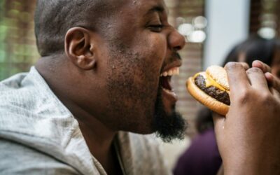 Pourquoi j&rsquo;ai tout le temps faim ? Causes et solutions