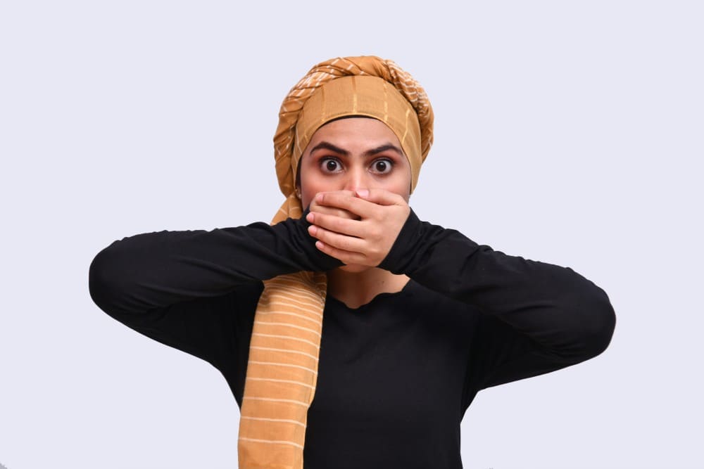 Femme atteinte du syndrome de rumination méricisme